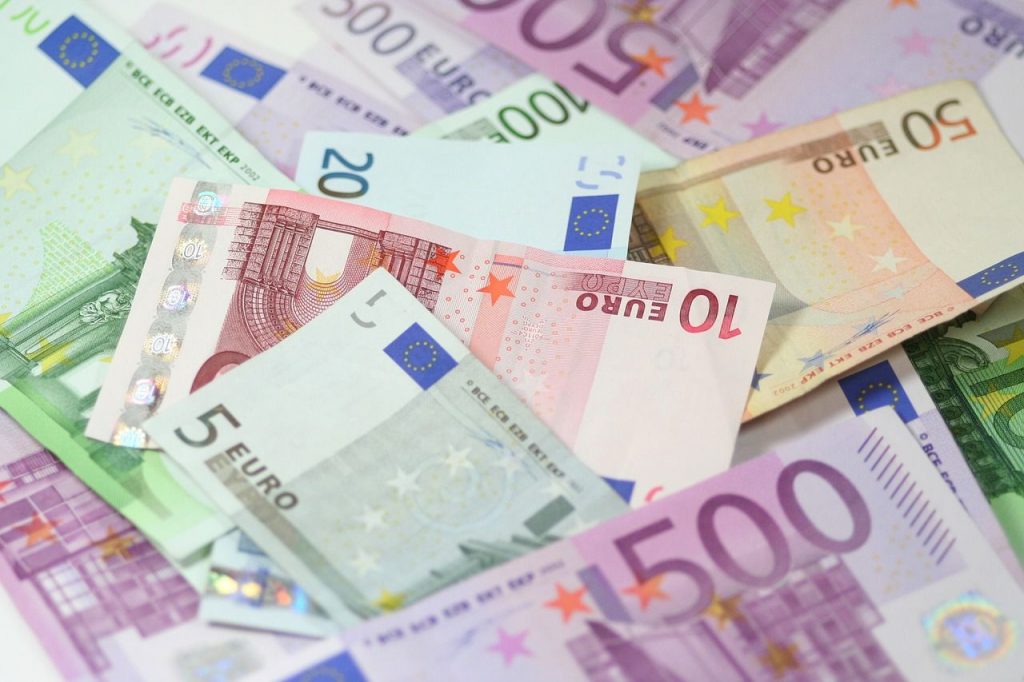 Deutsche besitzen rund sechs Billionen Euro – ohne Immobilien