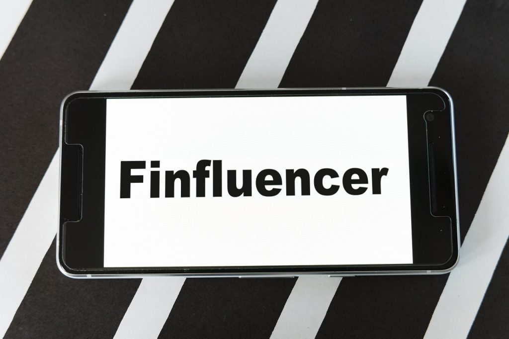 Haben „Finfluencer“ zu viel Einfluss?