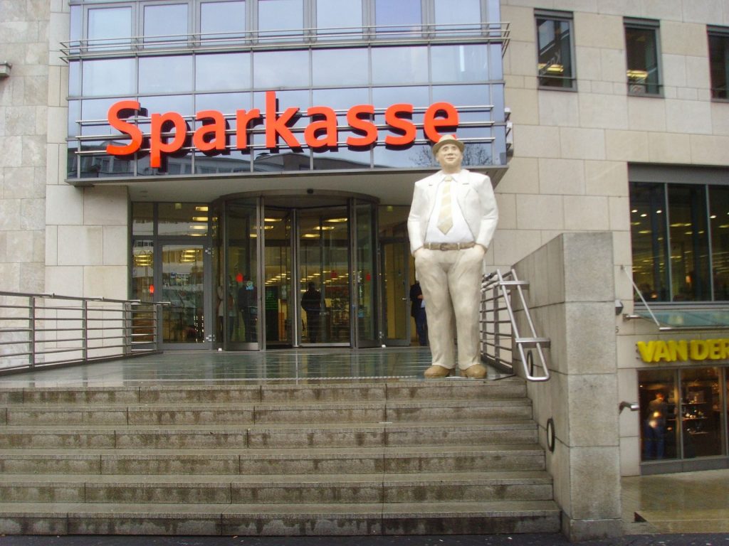 Sparkassen wollen „teure“ Kunden loswerden